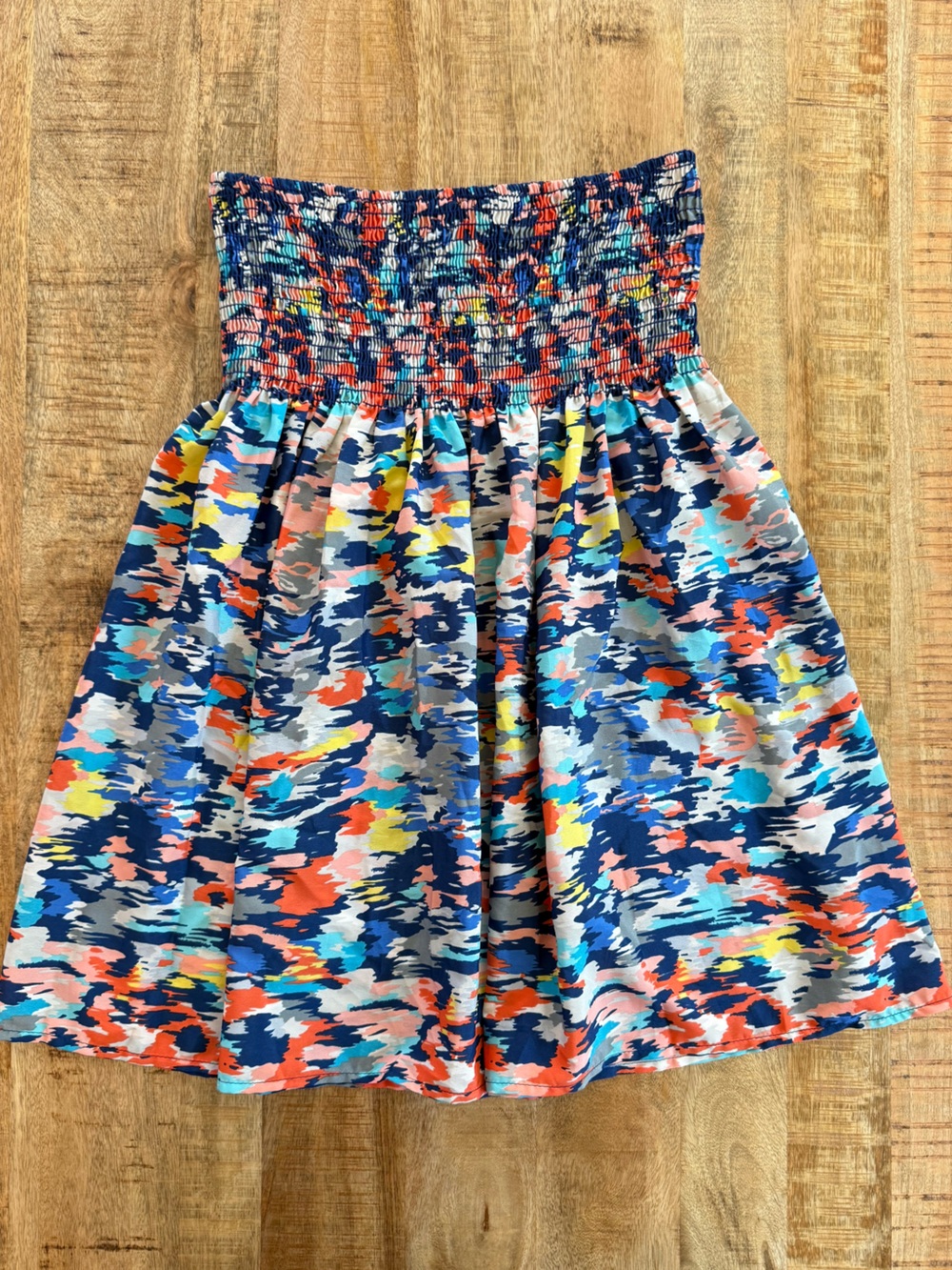 Forever 21 XXI Women’s Strapless Smocked Mini Dress M/M Colorful Abstract Print